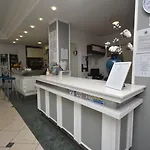 Lively Hotell