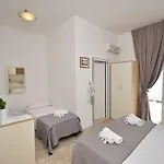 Lively Hotell 3*