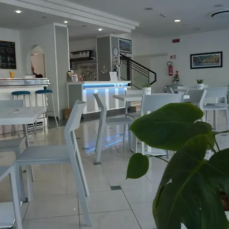 Lively Hotell