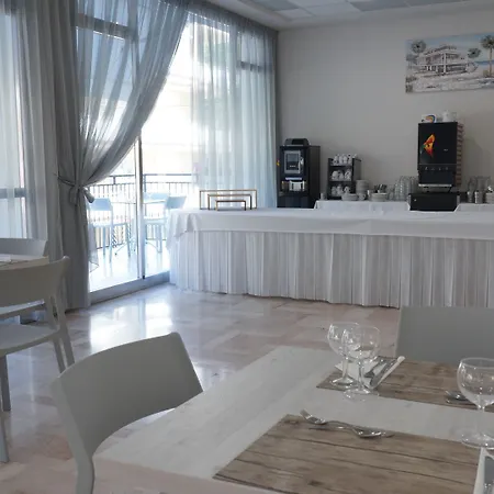 Hotell Lively 3*